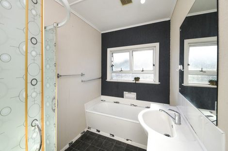 Photo of property in 25 Newhaven Place, Roslyn, Palmerston North, 4414