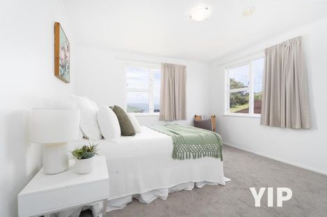 Photo of property in 10 Edgecombe Street, Newlands, Wellington, 6037
