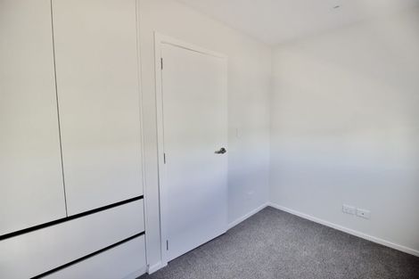 Photo of property in 2/94 Target Road, Totara Vale, Auckland, 0629