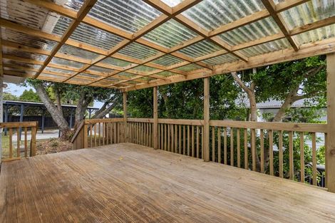 Photo of property in 105 Stanley Road, Glenfield, Auckland, 0629