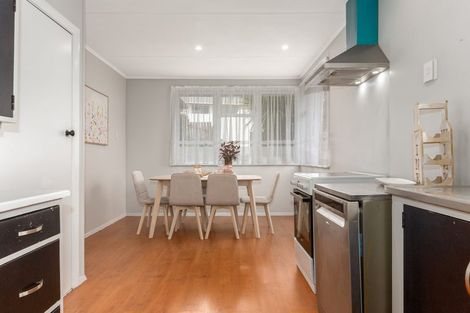 Photo of property in 18 Owhiti Street, Titahi Bay, Porirua, 5022