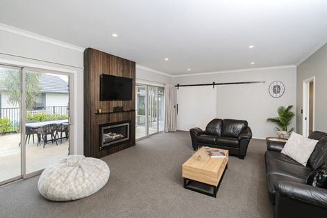 Photo of property in 15 Lady Jocelyn Place, Whitianga, 3510