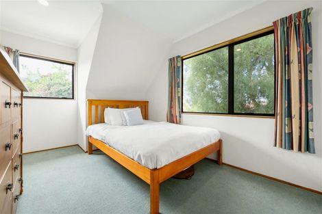 Photo of property in 8 Surrey Lane, Glenview, Hamilton, 3206