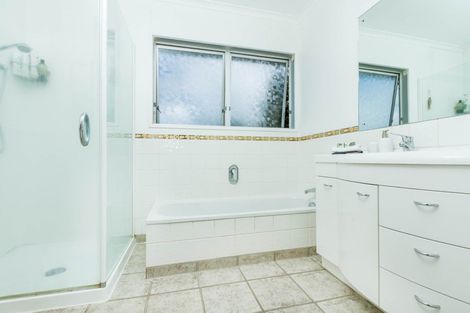 Photo of property in 5 Kilduff Place, Mairangi Bay, Auckland, 0630