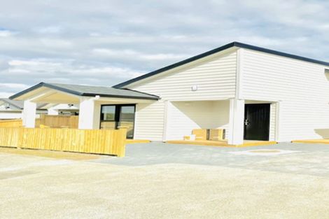 Photo of property in 16 Karihi Road, Karaka, 2113