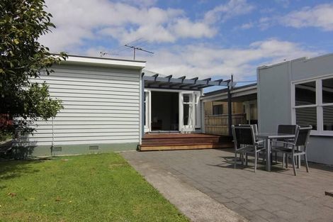 Photo of property in 5 Kowhai Avenue, Ebdentown, Upper Hutt, 5018
