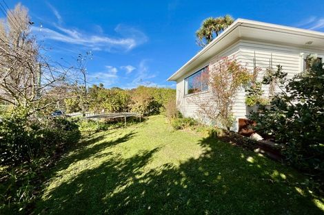 Photo of property in 6 Armstrong Avenue, Saint Martins, Christchurch, 8022