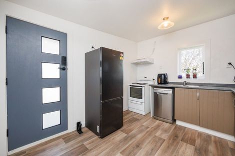 Photo of property in 2 Ngahina Street, Marton, 4710