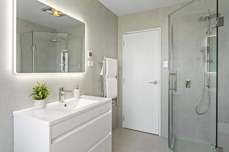 Photo of property in 38a Hyperion Drive, Randwick Park, Auckland, 2105