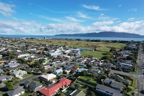 Photo of property in 80 Gray Avenue, Paraparaumu Beach, Paraparaumu, 5032