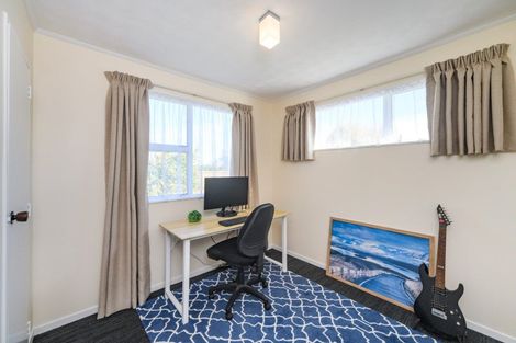 Photo of property in 44 Escort Grove, Awapuni, Palmerston North, 4412