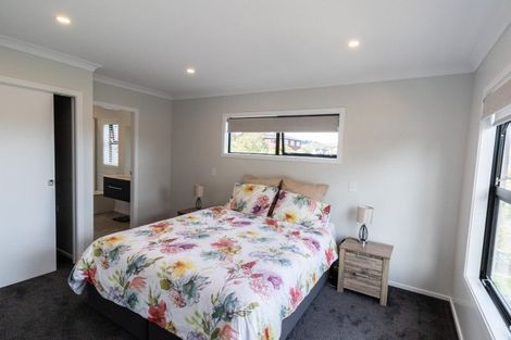 Photo of property in 49 Mercury Way, Whitby, Porirua, 5024