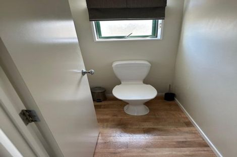 Photo of property in 5b Simons Street, Moturoa, New Plymouth, 4310