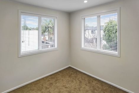 Photo of property in 27 Marsh Avenue, Forrest Hill, Auckland, 0620