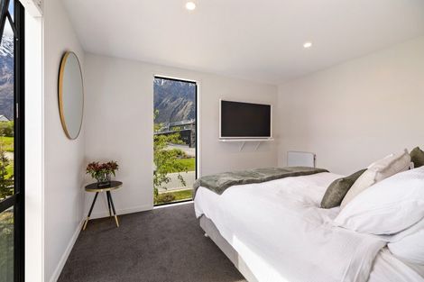 Photo of property in 3 Mulholland Drive, Jacks Point, 9371