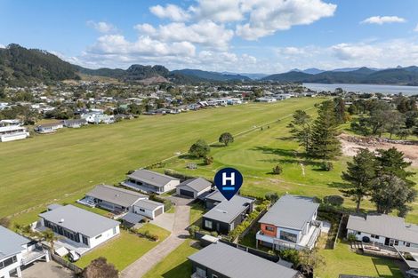 Photo of property in 33 Oceanair Drive, Pauanui, Hikuai, 3579