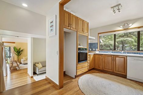 Photo of property in 15 Trelawny Place, Hillcrest, Auckland, 0627