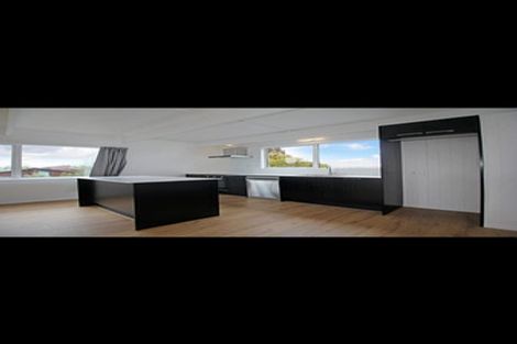 Photo of property in 18 Edgerton Road, Te Atatu Peninsula, Auckland, 0610