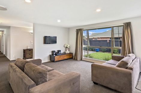 Photo of property in 433 Mairehau Road, Parklands, Christchurch, 8083