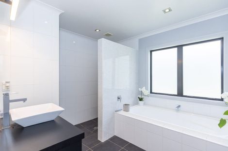 Photo of property in 15 Naomi Place, Cambridge, 3434