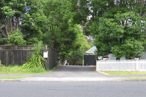 Photo of property in 23 Luckens Road, West Harbour, Auckland, 0618