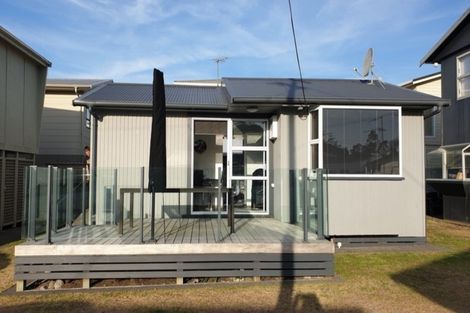 Photo of property in 114 Sixth Avenue, Urenui, 4377