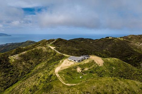 Photo of property in Long Gully, 380 Hawkins Hill Road, Brooklyn, Wellington, 6021