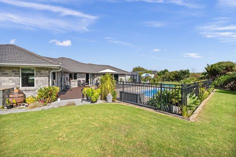Photo of property in 6 Summerfield Way, Parahaki, Whangarei, 0112