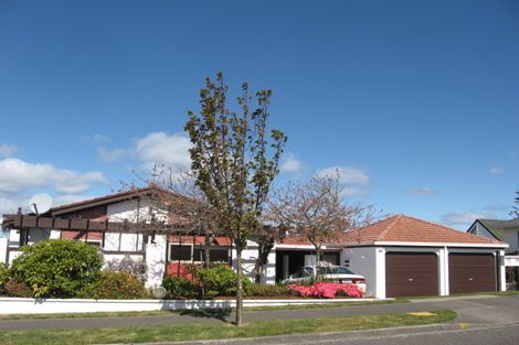 Photo of property in 10 Kinder Street, Acacia Bay, Taupo, 3330