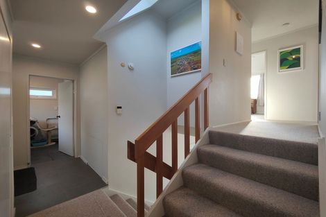 Photo of property in 8 Selkirk Way, Karori, Wellington, 6012