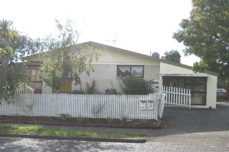 Photo of property in 2/53 Priestley Drive, Bucklands Beach, Auckland, 2014