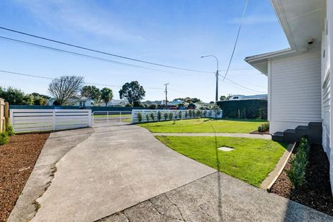 Photo of property in 111 Puriri Street, Hawera, 4610