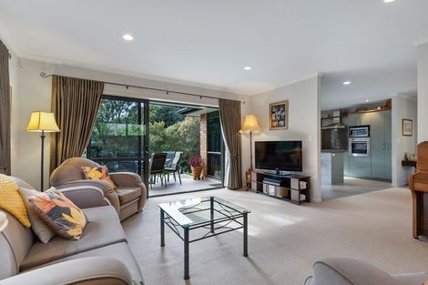 Photo of property in 11 Grovenor Drive, Orewa, 0931