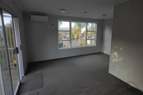 Photo of property in 74 Rosario Crescent, Red Beach, 0932