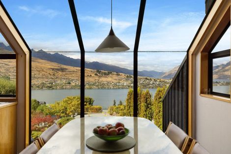Photo of property in 19 Goldfield Heights, Queenstown, 9300