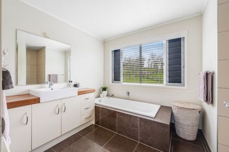 Photo of property in 167 Holdens Road, Clevedon, Papakura, 2585