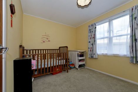 Photo of property in 22 Sarona Avenue, Glen Eden, Auckland, 0602