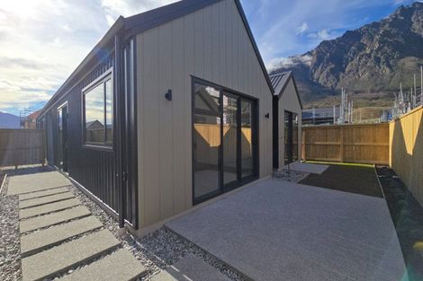 Photo of property in 13 Goldfinch Drive, Jacks Point, 9371