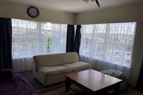 Photo of property in 1/8 Anne Road, Hillcrest, Auckland, 0627