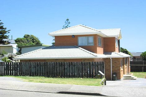Photo of property in 22 Tireti Road, Titahi Bay, Porirua, 5022