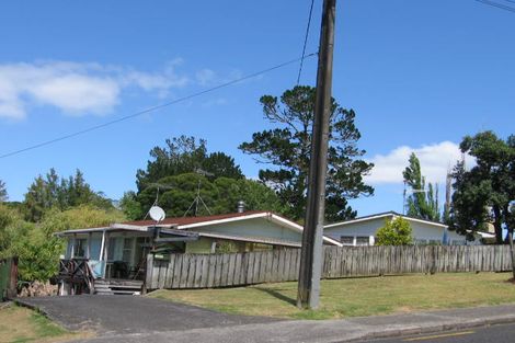 Photo of property in 19 Eskdale Road, Birkdale, Auckland, 0626