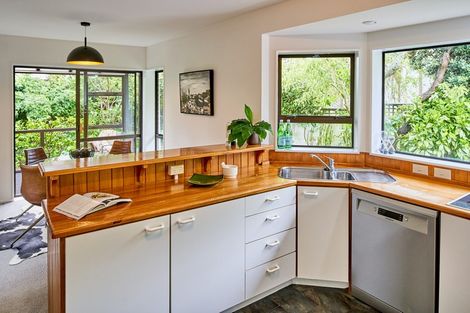 Photo of property in 372 Muritai Road, Eastbourne, Lower Hutt, 5013