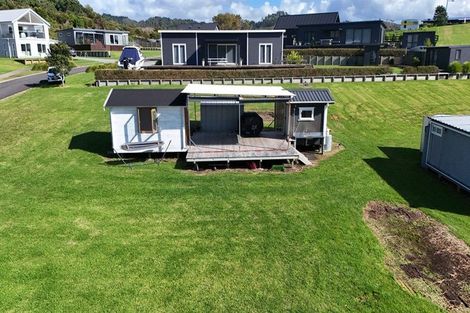 Photo of property in 1 Dawson Place, Cooks Beach, 3591
