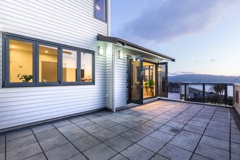 Photo of property in 6 Seascape View, Paremata, Porirua, 5024