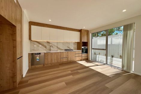 Photo of property in 109 Prince Regent Drive, Half Moon Bay, Auckland, 2012