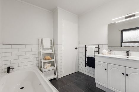 Photo of property in 26 Golding Road, Taradale, Napier, 4112