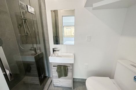 Photo of property in 3/9 Schnapper Rock Road, Greenhithe, Auckland, 0632