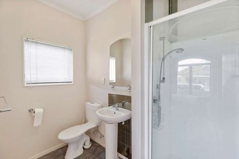 Photo of property in 18 Liddesdale Place, Papakura, 2110