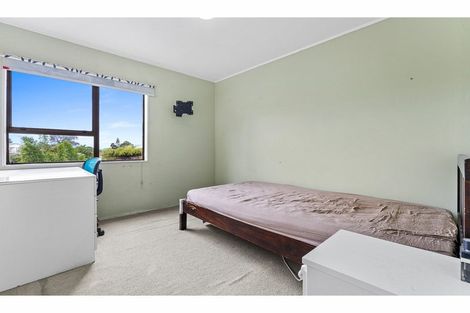 Photo of property in 1/33 Sapphire Place, Bayview, Auckland, 0629