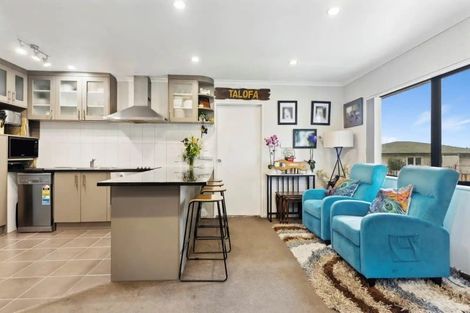 Photo of property in 18a Christmas Road, Manurewa, Auckland, 2102